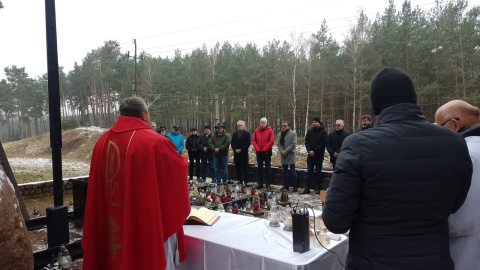 W Dniu Kolejarza poświęcono nowy krzyż w miejscu katastrofy kolejowej pod Otłoczynem, niedaleko Torunia/fot. Michał Zaręba