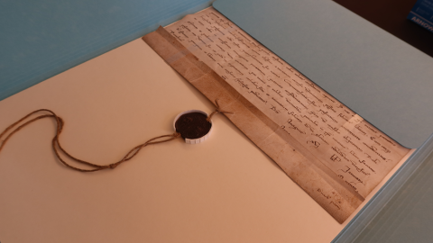 Do Polski wróciły m.in. zrabowane podczas wojny 73 dokumenty pergaminowe z XIII–XV w./fot. gov.pl