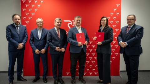 POLREGIO i PESA Bydgoszcz podpisały umowę na zakup czterech nowych elektrycznych zespołów trakcyjnych/fot. PESA