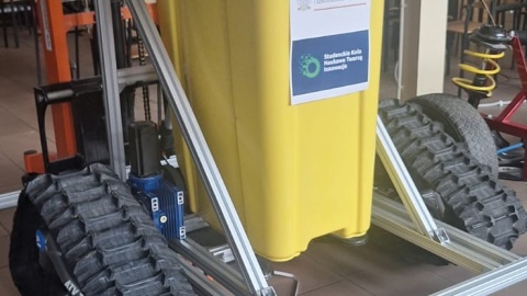 Autonomiczny śmietnik ma pomóc w sprzątaniu, szczególnie na imprezach masowych/fot. materiały Politechniki Bydgoskiej