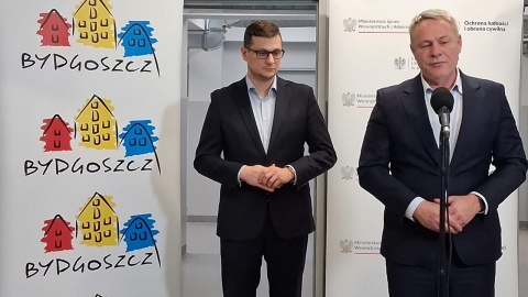 Wojewoda Michał Sztybel i prezydent Bydgoszczy Rafał Bruski obecni na konferencji/fot. Agata Raczek