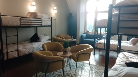 W kamienicy przy ulicy Bydgoskiej 52 otwarto pierwszy w Toruniu Zakład Aktywności Zawodowej/fot. Michał Zaręba