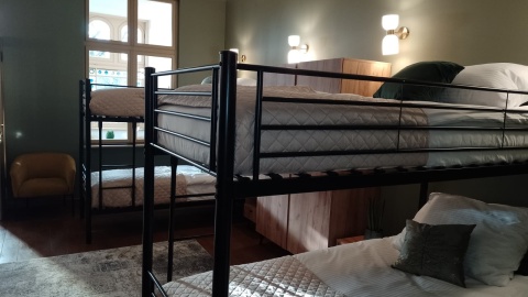 W kamienicy przy ulicy Bydgoskiej 52 otwarto pierwszy w Toruniu Zakład Aktywności Zawodowej/fot. Michał Zaręba