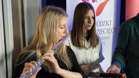 Za nami finał akcji „Anioły do mnie wysyłaj". W Wojewódzkim Szpitalu Dziecięcym w Bydgoszczy mali pacjenci oglądali świąteczne występy i spotkali się ze świętym Mikołajem/fot. Natasza Trzebuchowska