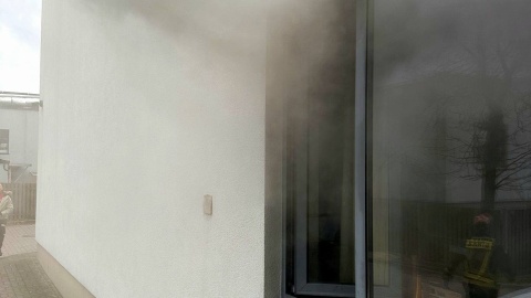 Pożar w centrum sportowym przy ulicy Żółkiewskiego w Toruniu/fot. KM PSP Toruń, Facebook