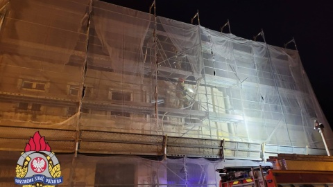 Budynek mieści się w centrum Starówki w Toruniu. Strażacy niezwykle szybko poradzili sobie z pożarem. / Fot. PSP Toruń / Marcin Matwiejczuk