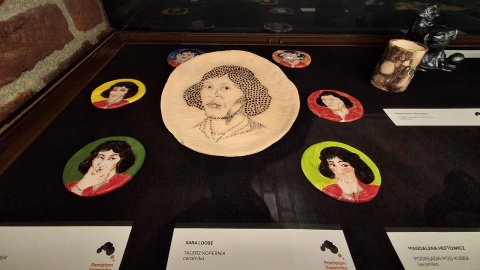 Wystawa pamiątek kopernikańskich XXI wieku w Domu Mikołaja Kopernika prezentowana będzie do końca lutego. / Fot. Iwona Muszytowska-Rzeszotek