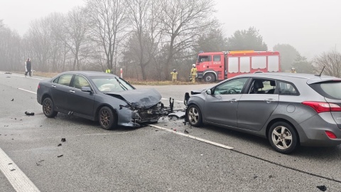 Wypadek w Wólce na DK10. Dwie osoby są w stanie ciężkim. / Fot. KP PSP Lipno.