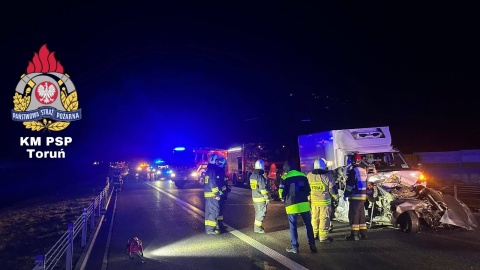 Jedna osoba zginęła w wypadku na A1 w Kiełbasinie/fot. KM PSP Toruń