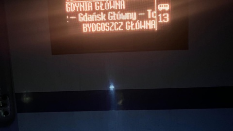 44-letni kierowca jest podejrzewany o spowodowanie nocnego wypadku na torach/fot. KP PSP Świecie