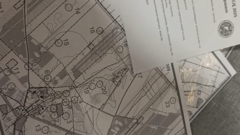 Uczestnicy mieli do dyspozycję tylko mapę i kompas/fot. Robert Duliński