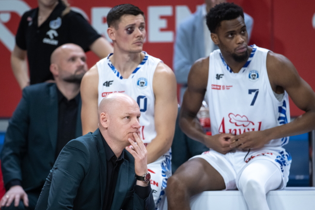 Koszykarze Anwilu Włocławek ulegli w Hali Mistrzów Kingowi Szczecin 92:94/fot. PAP/Tytus Żmijewski