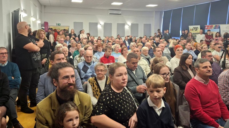 Film miał swoją premierę tydzień temu. Obejrzało go kilkaset osób. Nie wszyscy zmieścili się w sali Spółdzielczego Ośrodka Kultury „Stokrotka" w Świeciu, stąd pomysł, aby pokazywać go dalej/fot. Marcin Doliński/archiwum