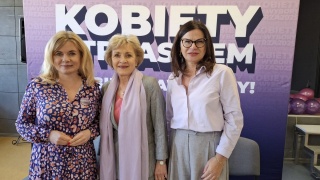 Seniorki: Gdzie kobieta u władzy, tam jest porządek. Kobiety z Trzaskiem w regionie