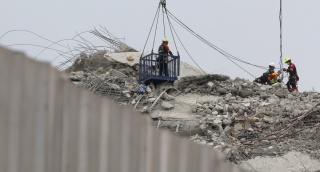 Birma: Po 60 godzinach od trzęsienia ziemi spod gruzów wciągnięto żywą dziewczynę