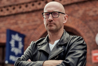 Toruń stolicą kryminału. Robert Małecki spotka się z publicznością