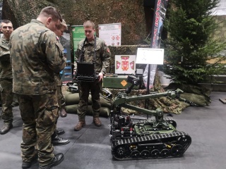 Czołg Abrams i wyrzutnia rakiet HIMARS we Włocławku. Wojskowe Targi Służby i Pracy