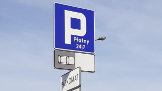Parkingowe problemy w parku Solankowym w Inowrocławiu. Petycja trafi na biurko prezydenta