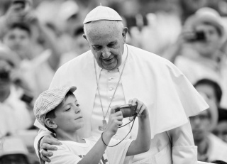 Odszedł w czasie, gdy Kościół świętuje zmartwychwstanie Chrystusa. Wspominają Papieża Franciszka