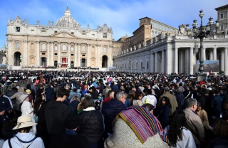 Wierni z całego świata na pogrzebie Papieża Franciszka. Podążał śladami Dobrego Pasterza [zdjęcia]