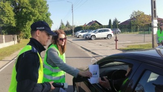 Sprawdzali, czy kierowcy są trzeźwi. Bezpieczny poranek w podbydgoskim Borównie