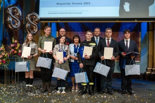 Nurkują z niepełnosprawnymi, pomagają biednym. W Toruniu nagrodzono nastolatków