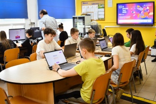 Siedzą w Internecie, ale czy potrafią się po nim poruszać Sprawdzają to w Inowrocławiu