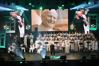 Szukałem Was w hołdzie św. Janowi Pawłowi II. Koncert w bydgoskiej Sisu Arenie