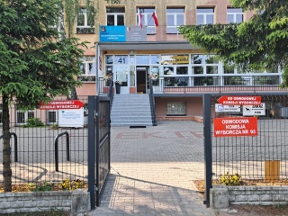 Rozpoczęła się druga tura wyborów prezydenckich. Reporterzy PR PiK przed komisjami