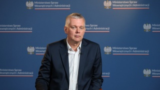 Minister Tomasz Siemoniak: Służby mają wytyczne, żeby w sprawie tzw. patroli obywatelskich działać twardo