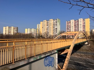 Utrudnienia dla pieszych i rowerzystów w Bydgoszczy. Rozpoczyna się remont kładki nad al. Jana Pawła II
