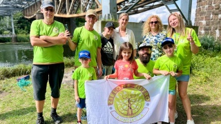 Magnetyczne sprzątanie dna rzek. Fundacja Zielone Jutro wyławiała odpady z Brdy [zdjęcia]