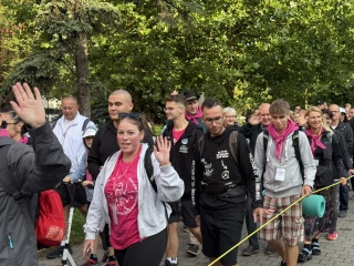 Prawie 300 osób, a przed nimi 260 kilometrów. Pielgrzymka wyruszyła z Włocławka [zdjęcia]