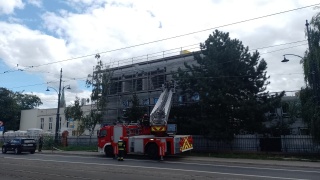 Wielki pożar w centrum Torunia Palił się budowany budynek straży pożarnej