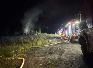 Pożar hałdy otulin kabli i opon w Jaszczółtowie w powiecie inowrocławskim