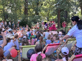 Baśniowa i kolorowa zabawa na zakończenie wakacji Startuje Festiwal Pozytywka [program]