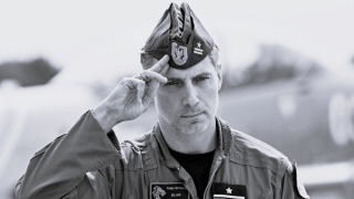 Samolot F-16 rozbił się podczas przygotowań do AirSHOW w okolicach Radomia. Pilot nie przeżył [wideo]