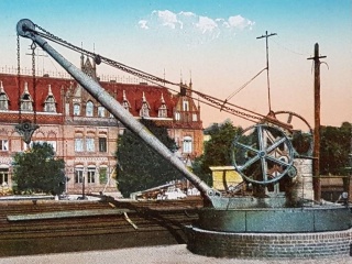 Żuraw portowy powróci na Rybi Rynek w Bydgoszczy. ZDMiKP zleca wykonanie repliki