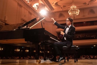 Adam Kałduński na Konkursie Chopinowskim. Pianista zagra w porannej sesji [transmisja]