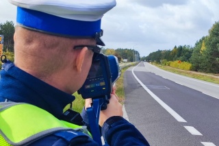 Radiowozy na dziesiątce. Policjanci z trzynastu powiatów kontrolowali kierowców [zdjęcia]
