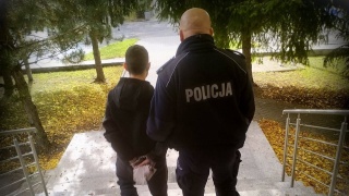 20-latek zaatakował kuriera i ukradł towar. Wpadł w ręce bydgoskich policjantów. Grozi mu 20 lat więzienia