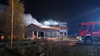 Pożar w miejscowości Rucewo w gm. Złotniki Kujawskie. Spłonęła opuszczona restauracja [zdjęcia]