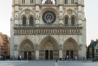 Katedra Notre Dame: kopia obrazu Matki Boskiej Częstochowskiej wraca do kaplicy po pożarze