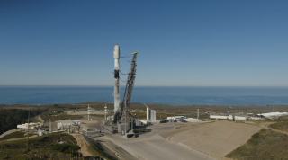 USA. Z Kalifornii wystartowała rakieta Falcon 9 z pięcioma polskimi satelitami