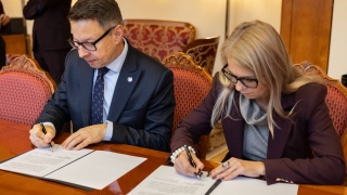 Nowe programy studiów i wspólne projekty naukowe. Wody Polskie będą współpracować z UKW