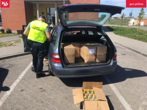 Przewoził aż 260 litrów spirytusu bez akcyzy. Kontrola KAS na autostradzie A1