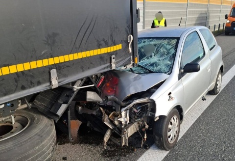 Wypadek na autostradzie A1 w gminie Lubicz. Dwie osoby zostały zabrane do szpitala