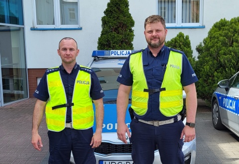 Policjanci pilotowali samochód z 20-miesięcznym chłopczykiem do szpitala