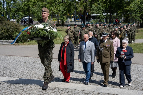 Przyczynił się do naszej niepodległości. Toruńskie uroczystości w 90. rocznicę śmierci Józefa Piłsudskiego