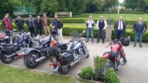 Chcą pomóc innym mężczyznom w walce o zdrowie. Dżentelmeni na motocyklach [galeria, wideo]